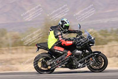 media/Dec-04-2025-Racers Edge (Thu) [[5ebc9f124d]]/3-B Group/5-Session 2 Turn 2 inside Speed Pans/